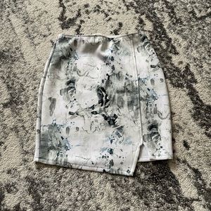 Abercrombie & Fitch - Women’s White and Blue Mini Skirt - XS